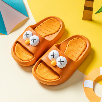 Gyermek papucs színes rátéttel és 3D elemmel