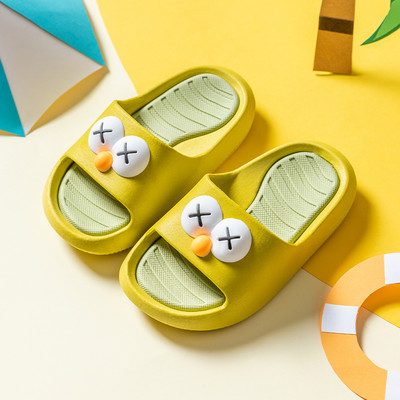 Gyermek papucs színes rátéttel és 3D elemmel