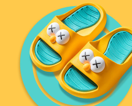 Gyermek papucs színes rátéttel és 3D elemmel