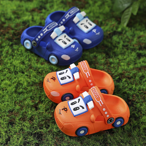 Детски гумени чехли с 3D елементи - тип кроксове