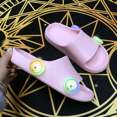 Χρωματιστές παντόφλες από καουτσούκ - φωτεινές