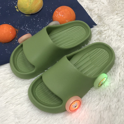 Χρωματιστές παντόφλες από καουτσούκ - φωτεινές