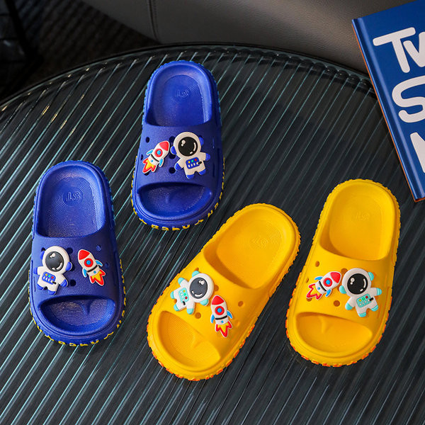 Gumi gyerekpapucs színes rátéttel