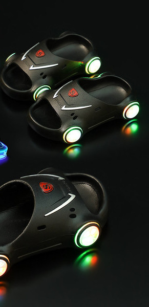 Autokujulised suvised laste sussid poistele