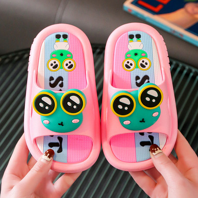 Καλοκαιρινές παιδικές λαστιχένιες παντόφλες με 3D στοιχείο