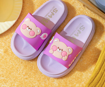 Λαστιχένιες παιδικές παντόφλες με απλικέ χρώματος