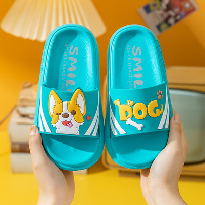 Λαστιχένιες παιδικές παντόφλες με απλικέ χρώματος