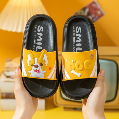 Λαστιχένιες παιδικές παντόφλες με απλικέ χρώματος