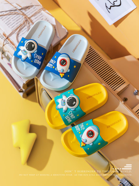 Нов модел детски чехли с равна подметка за момчета или момичета