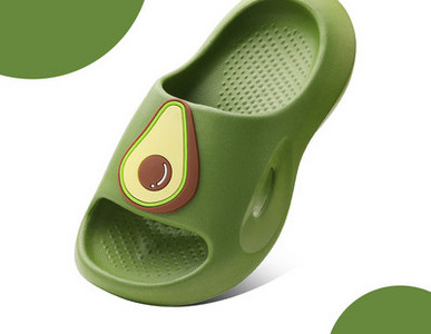 Παιδικές λαστιχένιες παντόφλες με απλικέ σε πολλά χρώματα