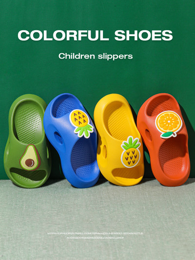 Детски гумени чехли с апликация в няколко цвята