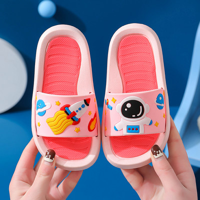 Παιδικές παντόφλες λαστιχένιες με απλικέ χρώματος