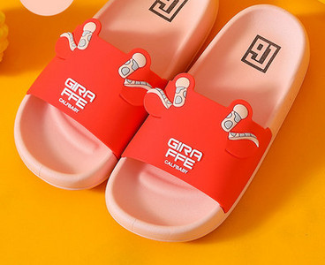 Gyermek gumipapucs több színben felirattal