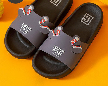 Gyermek gumipapucs több színben felirattal