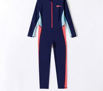 Laste ujumistrikoo lukuga ja lühikeste varrukatega