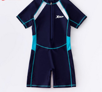 Gyermek teljes fürdőruha fiúknak cipzárral