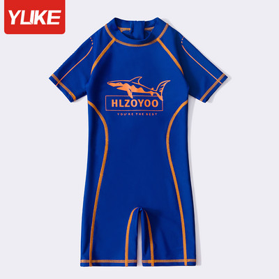 Παιδικό ολόσωμο μαγιό για αγόρια με απλικέ