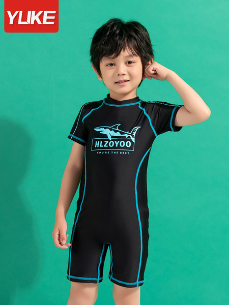 Παιδικό ολόσωμο μαγιό για αγόρια με απλικέ