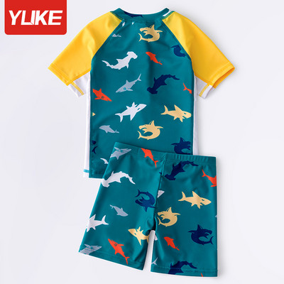 Παιδικό σετ σε πολλά χρώματα κατάλληλο για αγόρια