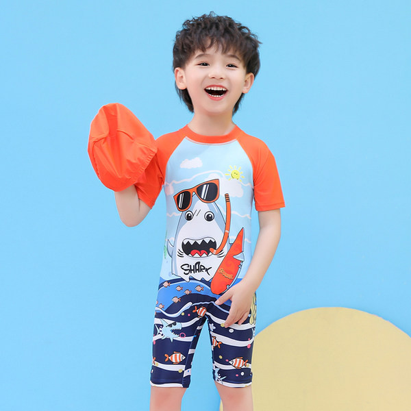 Παιδικό μαγιό για αγόρι με απλικέ χρώματος