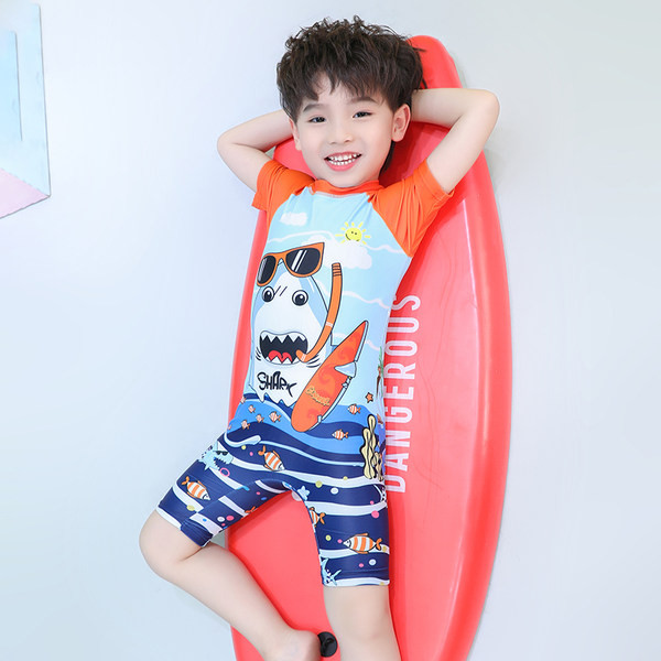 Παιδικό μαγιό για αγόρι με απλικέ χρώματος