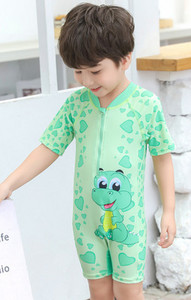 Ολόσωμο παιδικό μαγιό με απλικέ για αγόρια