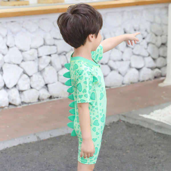 Ολόσωμο παιδικό μαγιό με απλικέ για αγόρια