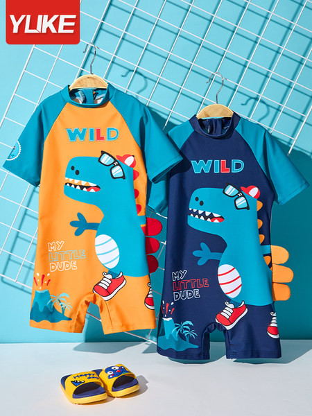 Ολόσωμο παιδικό μαγιό με απλικέ για αγόρια