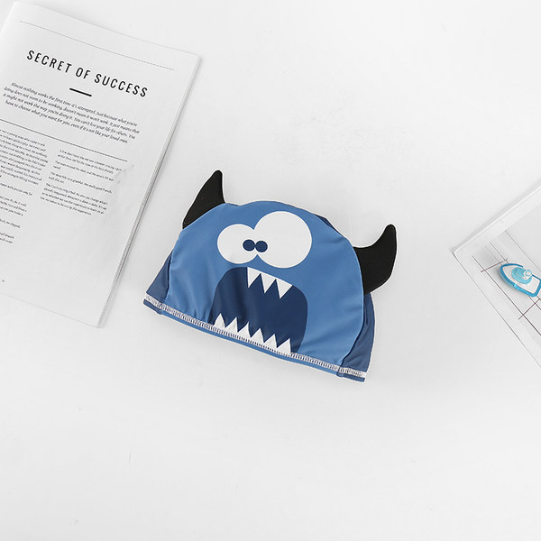 Gyermek strandkészlet fiúknak három részből áll