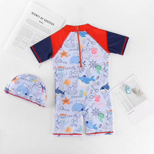 Teljes fürdőruha fiúnak színes rátéttel - fényvédő