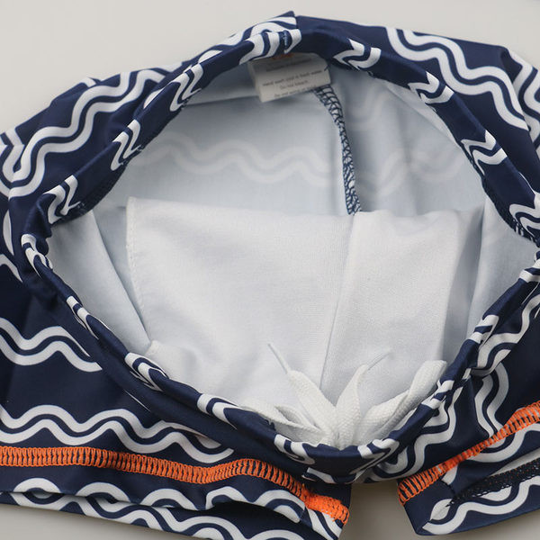 Gyermek fürdőruha új modellje nyomtatással - három részből áll