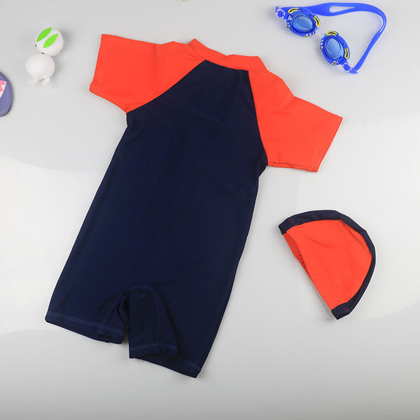 Teljesen fényvédő fürdőruha fiúknak