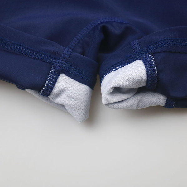 Teljesen fényvédő fürdőruha fiúknak