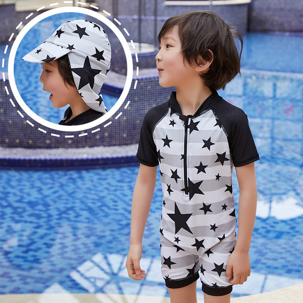 Päikesekaitsega terve laste ujumistrikoo lukuga poistele