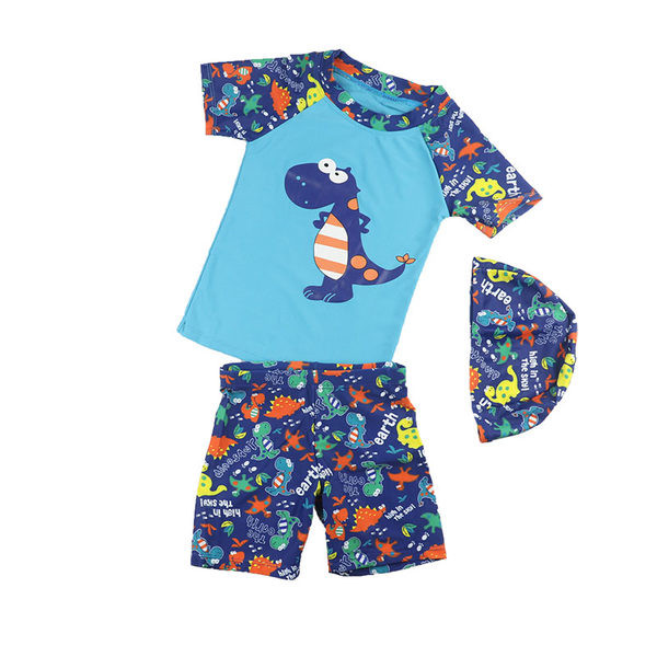 Modern, rátéttel ellátott gyerek fürdőruha fiúknak