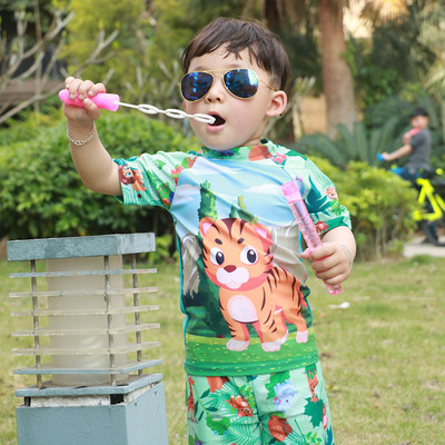 Šareni dječji kupaći kostim za dječake od brzosušeće tkanine