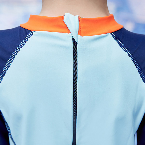 Egy egész gyerek fürdőruha fiúknak kék színben