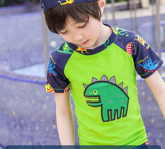 Fényvédő gyermek fürdőruha gyorsan száradó anyagból fiúknak