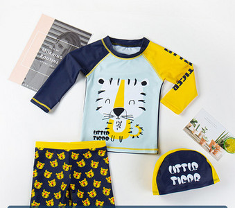 Fényvédő gyermek fürdőruha gyorsan száradó anyagból fiúknak