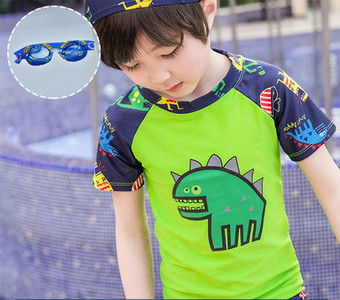 Fényvédő gyermek fürdőruha gyorsan száradó anyagból fiúknak