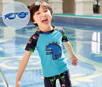 Fényvédő gyermek fürdőruha gyorsan száradó anyagból fiúknak