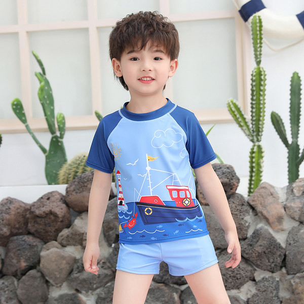 Kétrészes fürdőruha szett fiúknak színes rátéttel