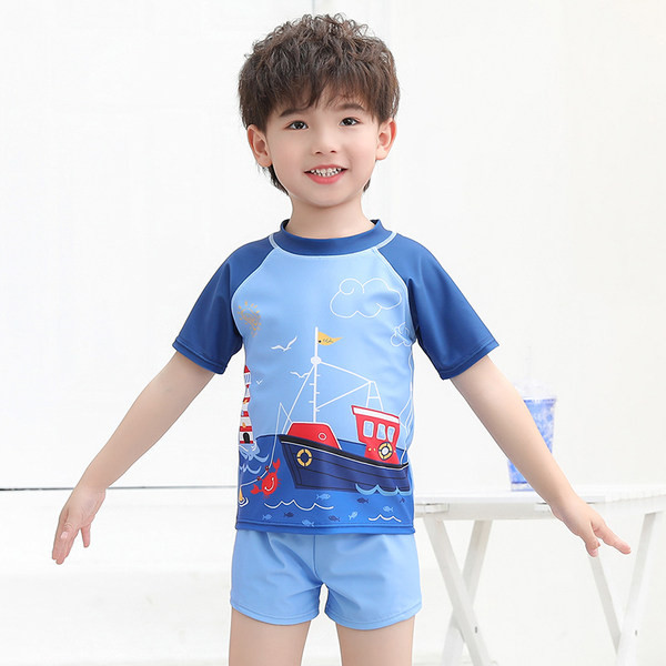 Kétrészes fürdőruha szett fiúknak színes rátéttel