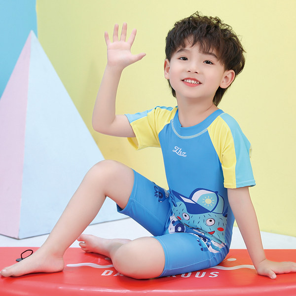 Детски цял бански костюм с апликация за момчета