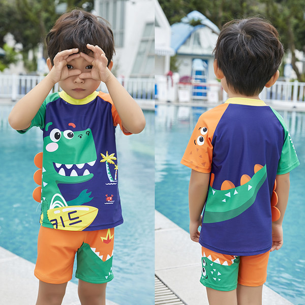 Fényvédő gyermek fürdőruha rátéttel fiúknak