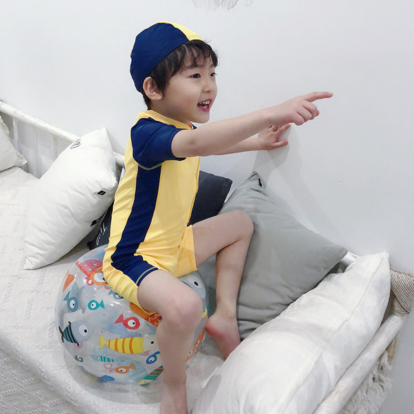 Teljes fürdőruha fiúknak sárga színben, cipzárral