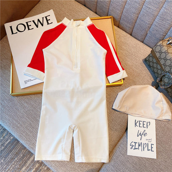 Ολόσωμο μαγιό με επιγραφή για αγόρια