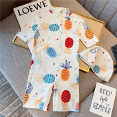 Divatos fürdőruha ananász rátéttel fiúknak