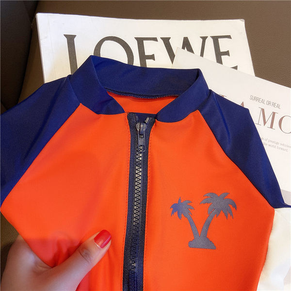 Új cipzáros gyerek fürdőruha modell fiúknak