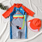 Egy egész gyerek fürdőruha mintával fiúknak - két részből áll